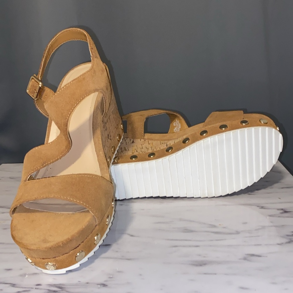 Shoes - Picture 4 of 5